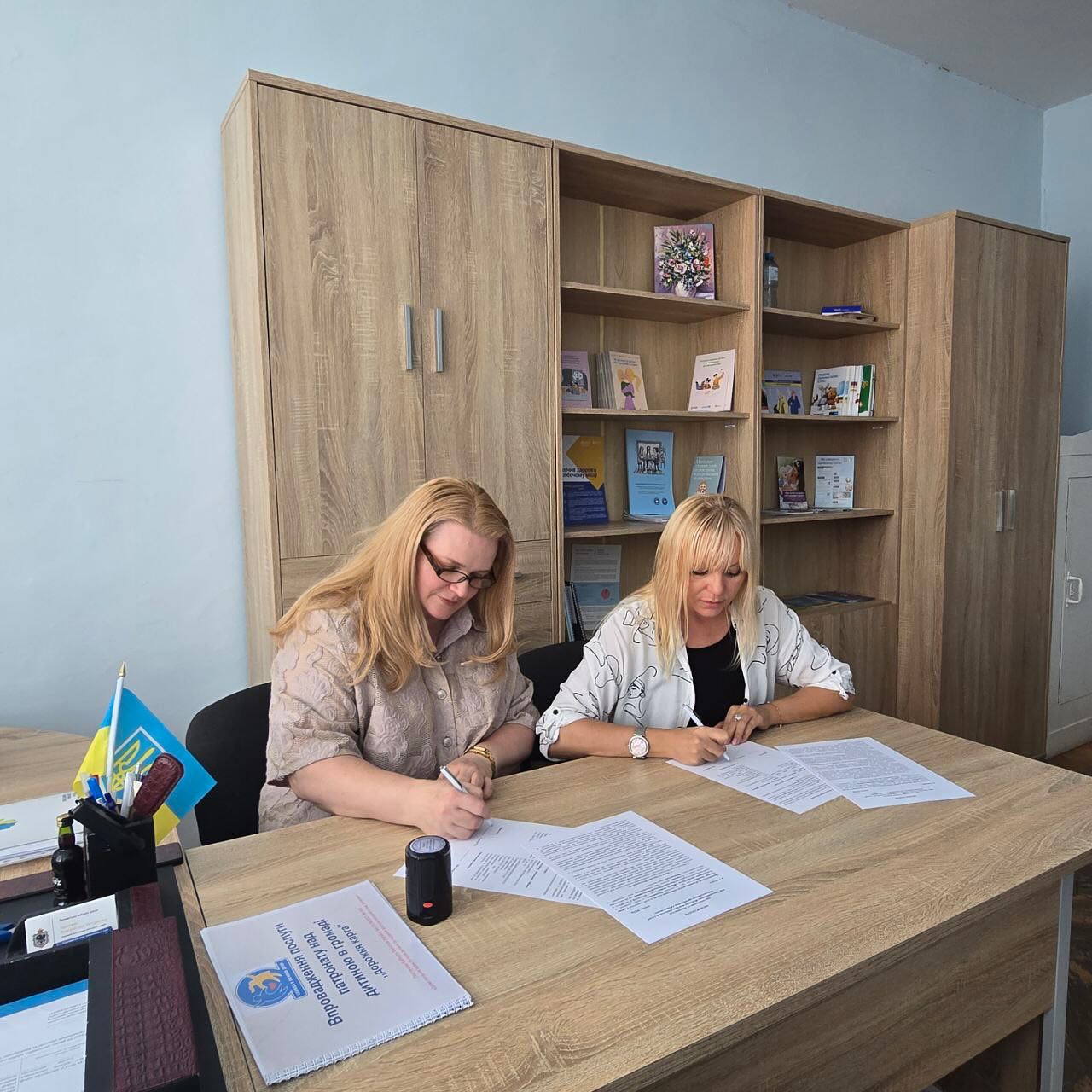 Фото новини Закарпатський обласний центр соціальних служб підписав меморандум про співпрацю з БО Жінка може!